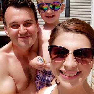 Meet your Posher, Amela